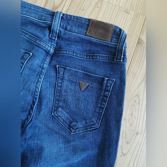 GUESS women's high-rise jeans! Size 25 - Picture 4 of 5